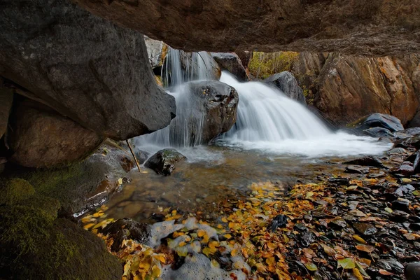 Outono nas montanhas Altai — Fotografia de Stock