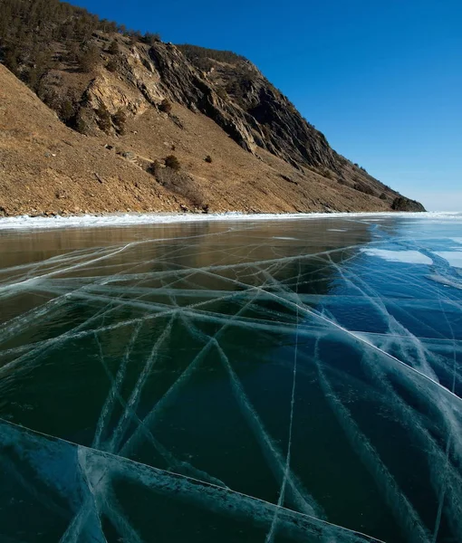러시아 놀라운 극단적인 겨울에서 감기의 부족으로 바이칼의 얼음의 투명도 — 스톡 사진