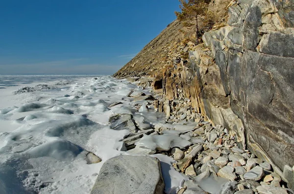 Rusia Costa Rocosa Isla Olkhon Del Lago Baikal —  Fotos de Stock