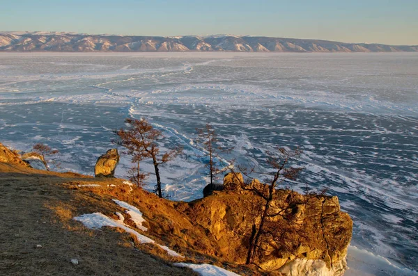 Russia Costa Rocciosa Dell Isola Olkhon Del Lago Baikal — Foto Stock