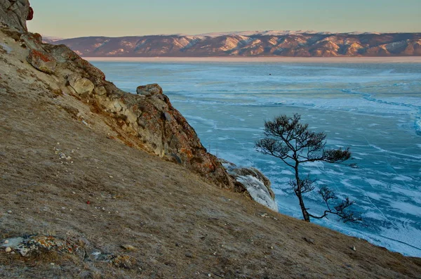 Росія Скелястий Берег Olkhon Острова Озеро Байкал — стокове фото