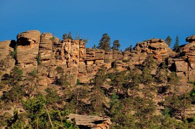 Doğu sonsuz bozkır içinde bulunan Kazakistan, antik Dağları Milli Parkı Bayanaul,.