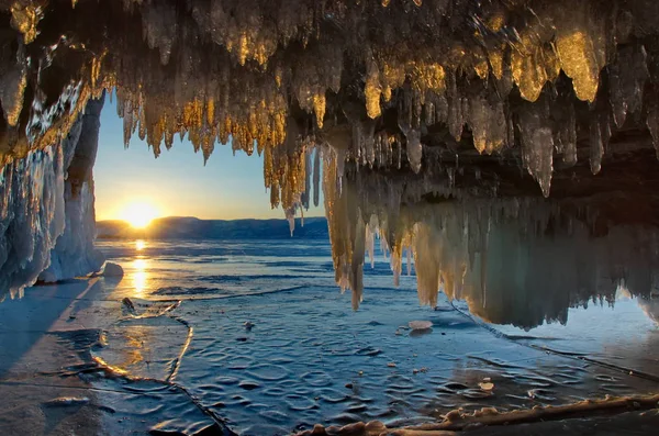 Rússia Sibéria Oriental Lago Baikal Cavernas Gelo Ilha Olkhon Mar — Fotografia de Stock