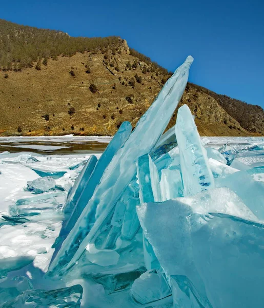俄罗斯 贝加尔湖透明冰的独特美 — 图库照片