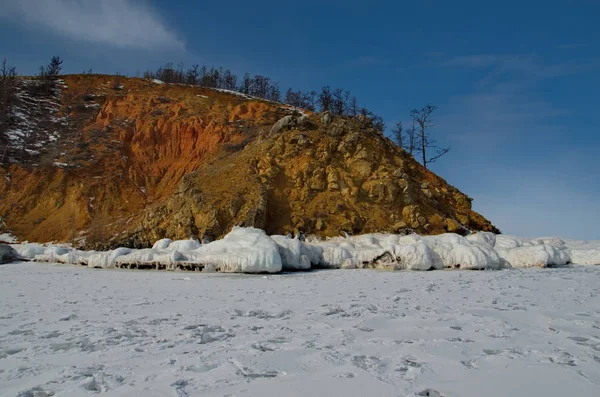 Rusia Costa Rocosa Isla Olkhon Del Lago Baikal —  Fotos de Stock