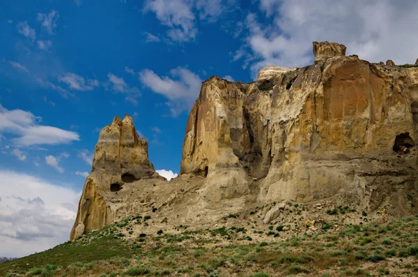 Batı Kazakistan Sınırsız Bozkır Içinde Yalnız Bir Dağ Var Olan — Stok fotoğraf