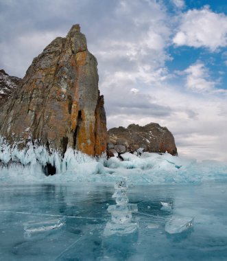 Rusya. Deniz Baykal buza yığını.
