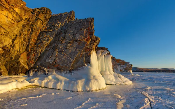 Rusya Deniz Baykal Süslü Buzlu Kaya — Stok fotoğraf