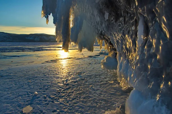 Ρωσία Ηλιοβασίλεμα Και Πάγος Στη Λίμνη Βαϊκάλη — Φωτογραφία Αρχείου