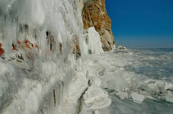 Россия Причудливые Ледяные Скалы Байкала — стоковое фото