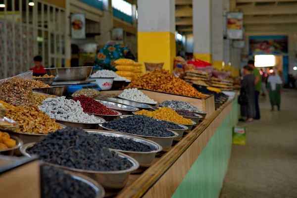 Tajikistan 2019 Central Market City Isfara Locals Sell Variety Fruits — Stock Photo, Image
