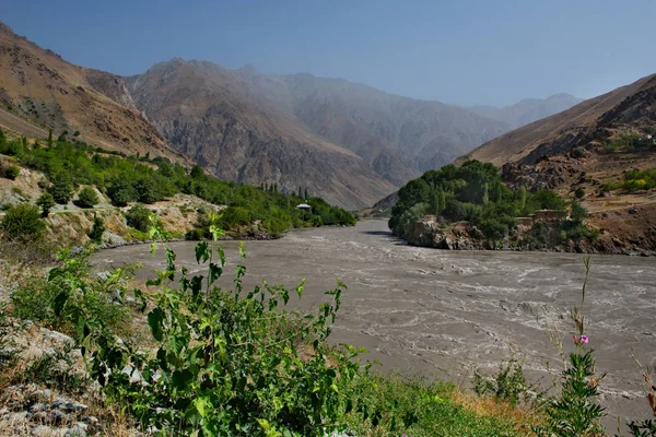 Střední Asie Tádžikistán Pohled Pravého Pobřeží Pohraniční Řeky Panj Pohoří — Stock fotografie