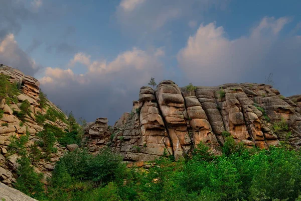 Западный Казахстан Баянаульский Природный Горный Парк Расположенный Посреди Бесконечных Степей — стоковое фото