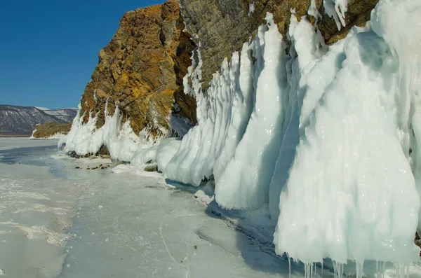 Ρωσία Ανατολική Σιβηρία Λίμνη Βαϊκάλη Παγωμένα Βράχια Από Νησί Της — Φωτογραφία Αρχείου
