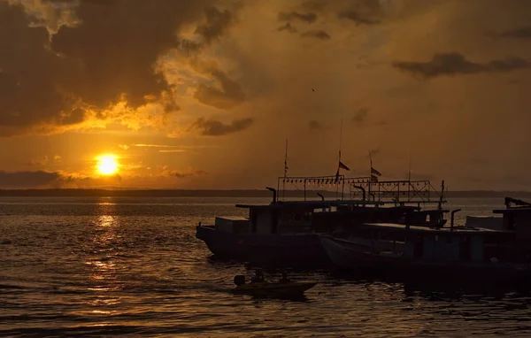 Sandakan Malaysia Verbindung Setzen November 2018 Kleine Fischerboote Liegen Pier — Stockfoto