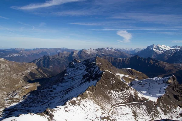 Snöklädda schweiziska Alperna — Stockfoto