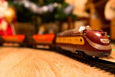 Arka plan bulanık demiryoluna oyuncak