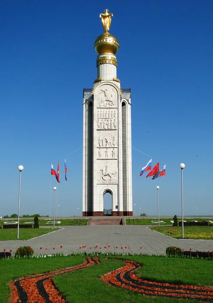 Campanario en el campo de Prokhorovsky — Foto de Stock