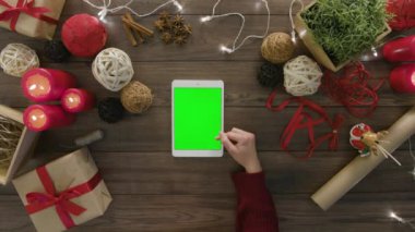 Üstten Görünüm dijital Tablet kullanarak online alışveriş