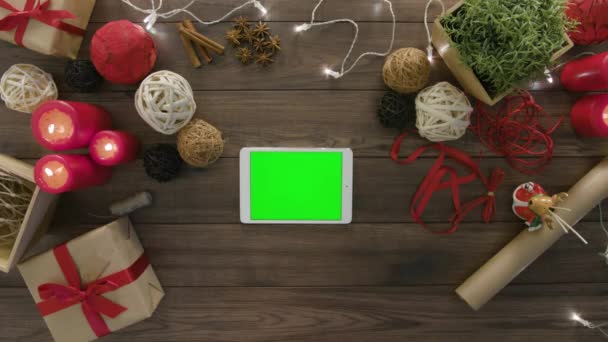 デジタル タブレットのクリスマス プレゼントを使用して平面図 — ストック動画