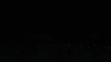 Su sıçrama Crown siyah bir arka plan