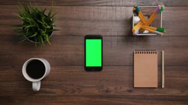 Bir Smartphone dokunmadan bir parmak