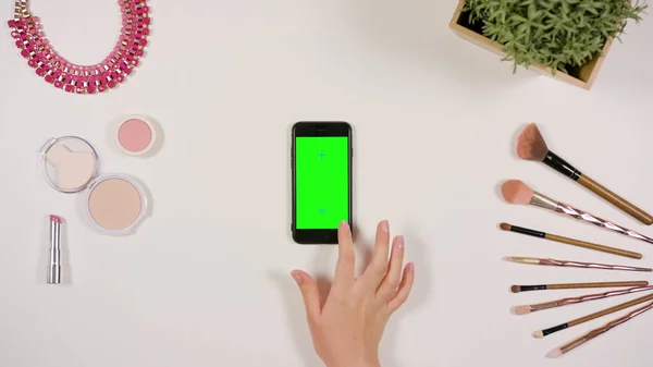 Parmak Smartphone ile yeşil perde tomar