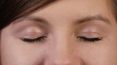 Bir genç kadının gözleri closeup