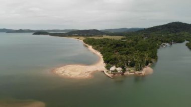 Güzel Rio Playa Sahili üzerinde uçuyor, Coron Adası, Palawan, Filipinler