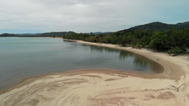 Güzel Rio Playa Sahili üzerinde uçuyor, Coron Adası, Palawan, Filipinler