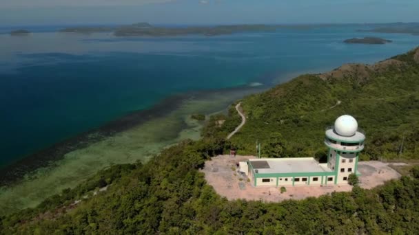 Flying Philippine National Meteorological Radar Station Busuanga Coron Island — стокове відео