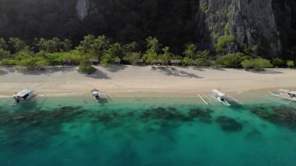 Vue Aérienne Lagon Tropical Turquoise Avec Falaises Calcaire Karstique Sur — Video