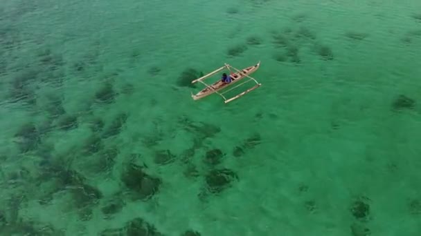 Voando Sobre Barco Pescador Lado Ilha Bantayan Cebu Filipinas — Vídeo de Stock