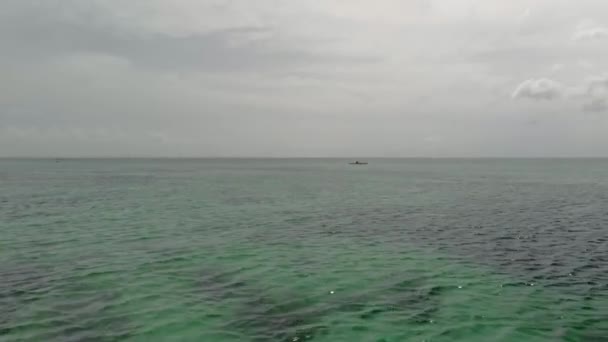 Voando Sobre Barco Pescador Lado Ilha Bantayan Cebu Filipinas — Vídeo de Stock