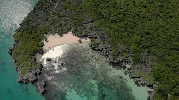 Volando Sobre Hermosa Playa Pequeña Isla Virgen Bantayan Cebú Filipinas — Vídeos de Stock