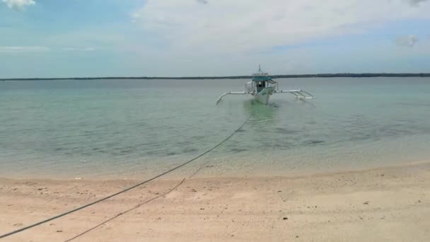 Volando Sobre Hermosa Playa Pequeña Isla Virgen Bantayan Cebú Filipinas — Vídeos de Stock