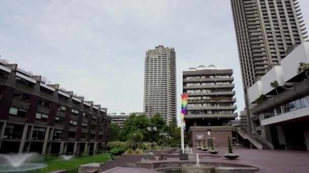 London Storbritannien 2020 Tomma Gator Barbican Området Som Människor Isolerar — Stockvideo