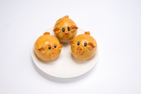 лунный торт в форме свиньи
