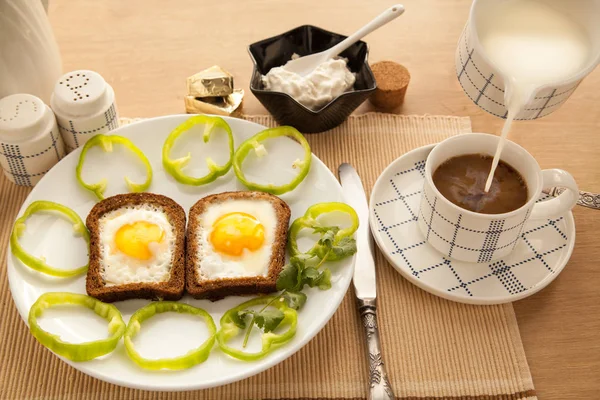 Healthy breakfast with toasted bread and eggs. — Stock Photo, Image