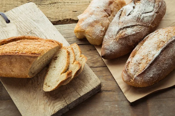 Pan casero ecológico para el desayuno . — Foto de Stock