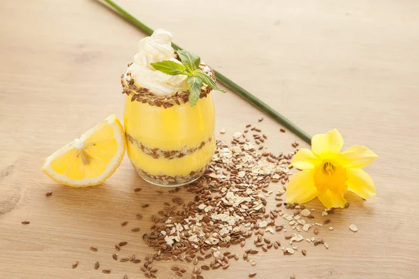 Diyet düşük şeker limon puding.