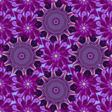 Mor, mor ve mavi renklerde çiçeklerle kusursuz çiçek deseni. Mor, mor ve mavi renkteki çiçekler suluboya tarzında.