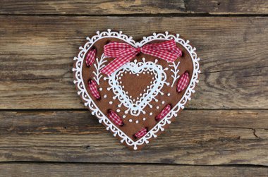 Noel el yapımı gingerbread kalp