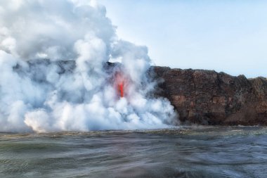Hawaii lav akışı ile vog aka volkanik gazlar
