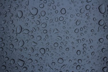 cam üzerine düşer