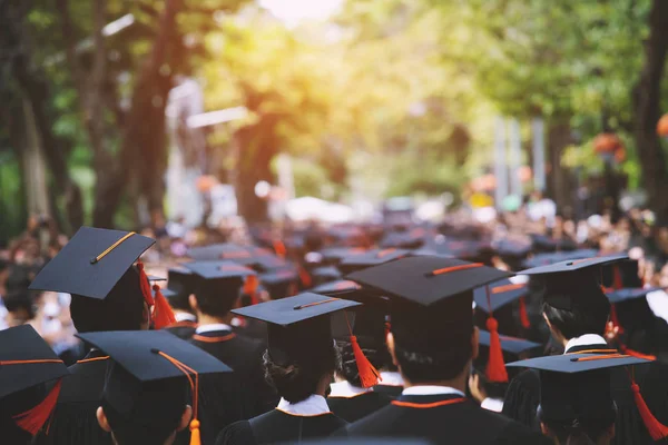 Gruppo Laureati Durante Inizio Concetto Educazione Congratulazioni Università Cerimonia Laurea — Foto Stock