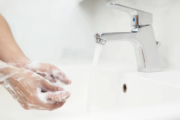 Gli Uomini Lavano Mani Ogni Volta Prima Mangiare Prevenire Germi — Foto Stock