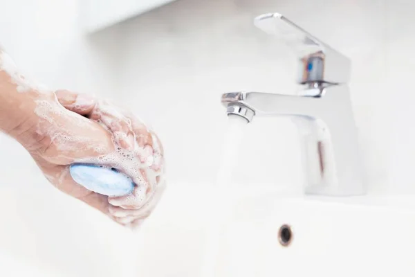 Homens Estão Lavando Mãos Toda Vez Antes Comer Para Evitar — Fotografia de Stock