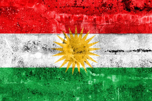 Flagge von Kurdistan, an schmutzige Wand gemalt — Stockfoto