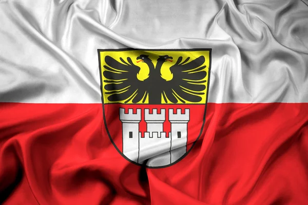 Розмахуючи прапором Дуйсбурзі, Німеччина — стокове фото